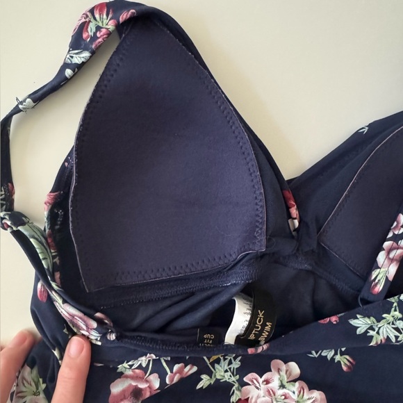 Niptuck Floral Ruched Criscross One piece Women’s size 6 - Picture 5 of 10